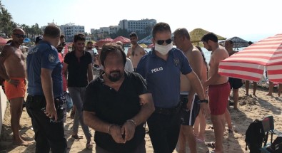Kuşadası'nda Dünyaca Ünlü Plajda Skandal Olay