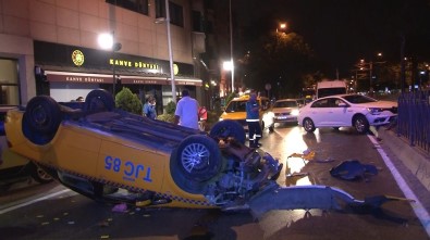 Beşiktaş'ta Trafik Kazasında Ticari Taksi Takla Attı Açıklaması2 Yaralı