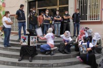 Acılı Ailelerin HDP Önünde Başlattığı Evlat Nöbeti Eylemi 1'İnci Yılına Giriyor