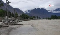 Pakistan'da Muson Yağmurları Etkisini Sürdürüyor Açıklaması 24 Ölü