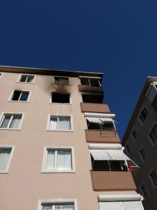 Üsküdar'da 5 Katlı Apartmanda Korkutan Yangın