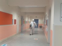 Çekmeköy Belediyesi'nden Okullarda Temizlik Ve Dezenfekte Çalışması Haberi