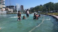 Esenyurt'ta Çocukların Süs Havuzunda Tehlikeli Oyunu