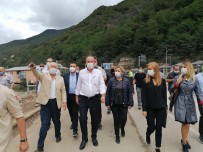 Muharrem İnce Geçtiğimiz Ay Yaşanan Afette Büyük Zarar Gören Giresun'un Dereli İlçesini Ziyaret Etti Haberi