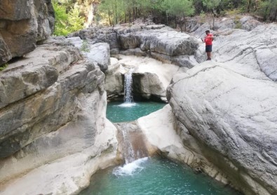 Toprakhisar Kanyonu Doğaseverlerin Akınına Uğruyor