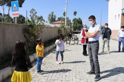 Gürpınar'da Yüz Yüze Eğitim Başladı