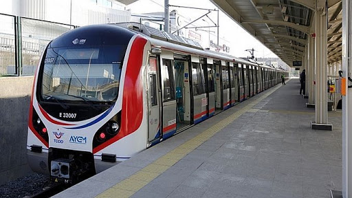 Kablolar yandı Marmaray seferleri durdu!