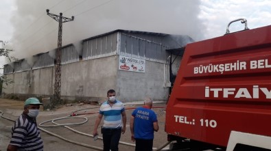 Kozan'da Gıda Deposunda Yangın