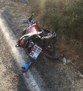 Motosikletine Yakıt Doldurmak İstemişti, Otomobilin Çarpmasıyla Yaralandı