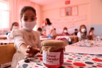 Van'da Yüz Yüze Eğitim 'Edremit Karadut Şurubu' İle Başladı