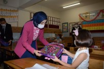 Akyurt Belediyesinden Okula Başlayan Miniklere Çanta Haberi