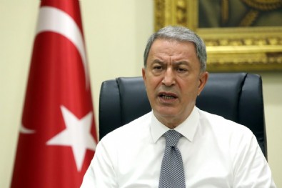 Bakan Akar'dan kritik temas!