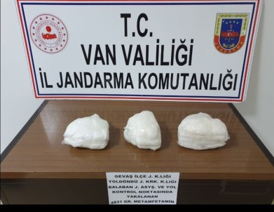 Gevaş'ta 6 Kilo 705 Gram Metamfetamin Ele Geçirildi