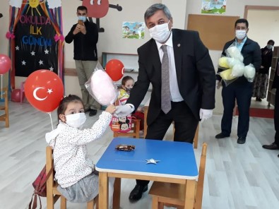 İlçe Protokolü Öğrencileri Yalnız Bırakmadı