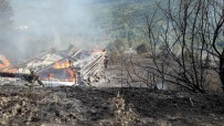 Kastamonu'da Çıkan Yangında 2 Ev Ve Bir Ambar Kullanılamaz Hale Geldi