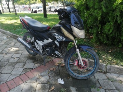 Manisa'da Plakasız Motosiklet Çalıntı Çıktı