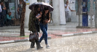 Meteoroloji'den İstanbul için son dakika sağanak uyarısı! 22 Eylül 2020 İstanbul hava durumu