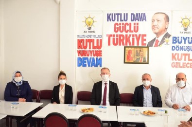 Aslanapa AK Parti İlçe Yönetimi İlk Toplantısını Yaptı