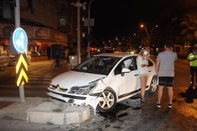 Kaza Yapıp Üzerine Gelen Araçları Son Anda Gördü, Kaçamadı