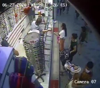 (Özel) 'Sevgili Görünümlü' Hırsızların Çanta Hırsızlığı Kamerada