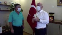 Belediye Temizlik Görevlisinin Türk Bayrağı Hassasiyeti