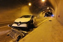 Otomobil İle Kamyonet Tünel İçinde Çarpıştı Açıklaması 3 Yaralı Haberi