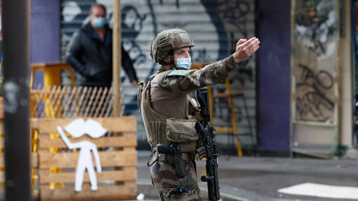 Şehrin ortasında silahlı saldırı!