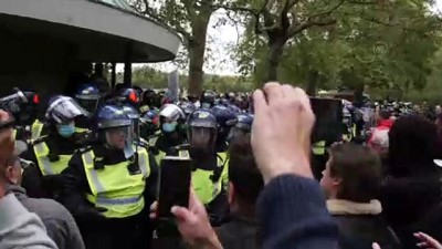 GÜNCELLEME - İngiltere'de Polis, Kovid-19 Önlemleri Karşıtı Grubun Protestosuna Müdahale Etti