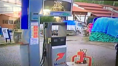 Kamyonun Çarptığı ATV Sürücüsü Ölümden Döndü!