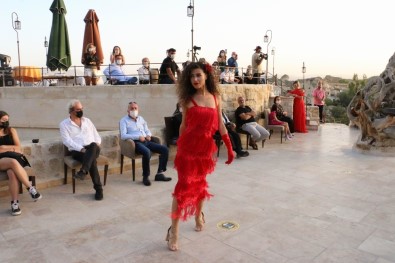 Kapadokya'da Moda Haftası Düzenlendi