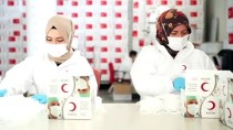 Türk Kızılay Ürettiği Cerrahi Maskeleri İhtiyaç Sahiplerine Ücretsiz Dağıtıyor Haberi