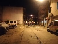 İzmir'de Bıçaklı Kavga Açıklaması 1'Ağır 2 Yaralı Haberi