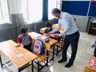 Belde Başkanı Öğrencileri Unutmadı