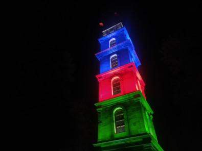 Bursa'nın Tarihi Sembolü Tophane Saat Kulesi Azerbaycan'ın Renklerine Büründü