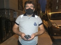 (Özel) Bakırköy'de Sokakta Bulduğu Paranın Sahibini Arıyor