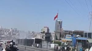 Metrobüsten dumanlar yükseldi!