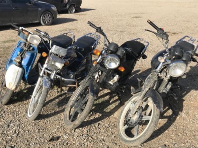 Suç İşlenmesini Önlemek İçin 12 Adrese 26 Ekip İle Operasyon Düzenlendi