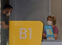 Bıçakla Gelip Kargo Gönderme Bahanesiyle Girdiği PTT'yi Soydu