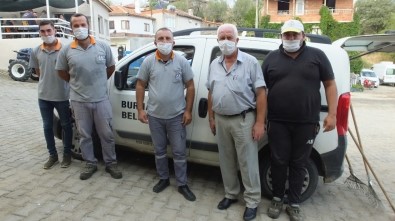 Burhaniye'de Temizlik İşçileri Takdir Topladı