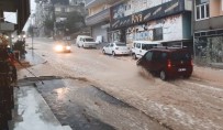 Kocaeli'de Yağış Sonrası Caddeler Böyle Dereye Döndü Haberi