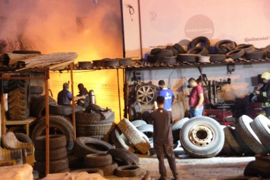 Muğla'da Bir İş Yeri Saniyeler İçinde Küle Döndü