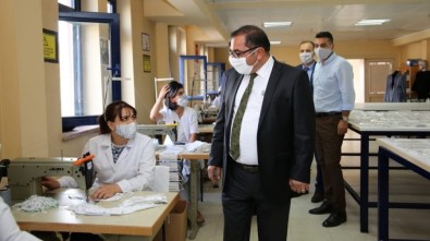 Tunceli'de Halk Eğitim Merkezleri Öğrenciler İçin Maske Üretti