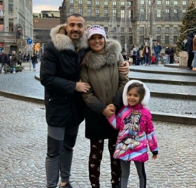 Demet Akalın kızı Hira'ya öğretmen tutup okulu eve getirdi! Öğretmene ödeyeceği parayı açıkladı!