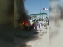 Pakistan'da Motosikletli Patlama