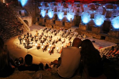 27'İnci Uluslararası Aspendos Opera Ve Bale Festivali'nin Açılışı Gala Konseriyle Yapıldı