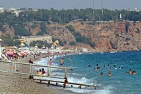 Antalya'da Termometreler 45 Dereceyi Gördü