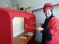 Aydınlı Oyuncu Vatandaşlardan Yardım Bekliyor