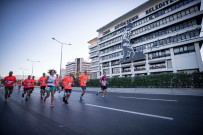 İzmir'de Kurtuluş Coşkusu Maratonla Taçlandı