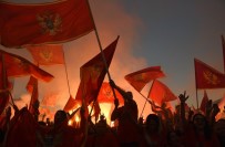 Karadağ'da Muhalefetin Sırp Ulusal Sembollerini Kullanması Protesto Edildi