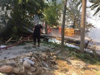 Malatya'da Şiddetli Rüzgar Çatı Uçurdu, Yangına Neden Oldu Haberi